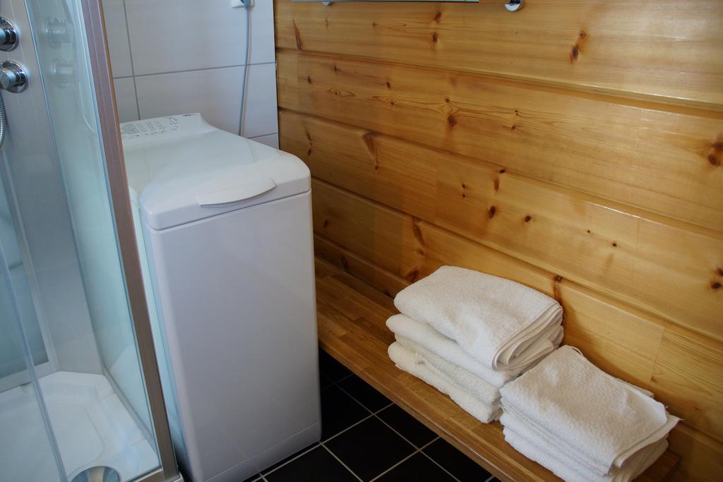 Aaroybukt Guesthouse Aroybukta Dış mekan fotoğraf