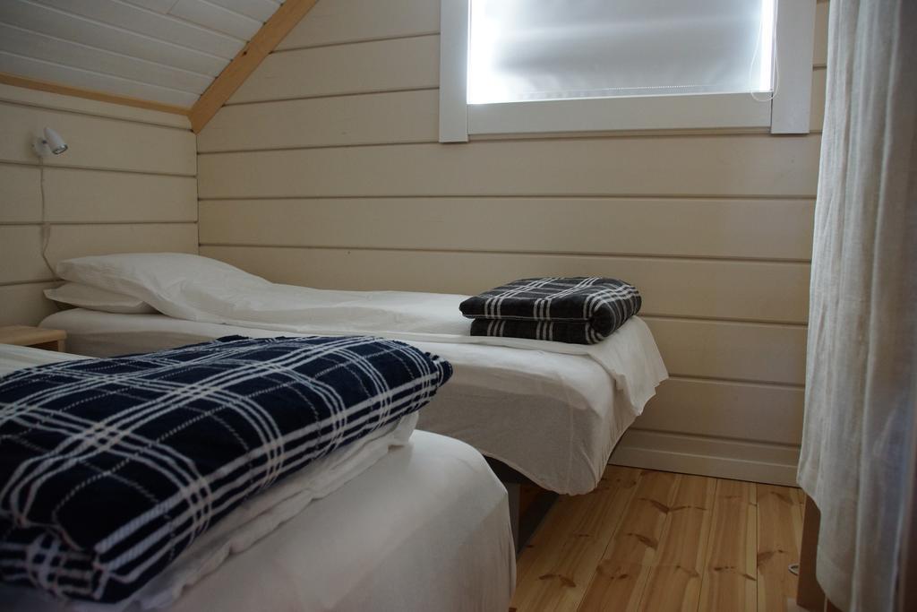 Aaroybukt Guesthouse Aroybukta Dış mekan fotoğraf
